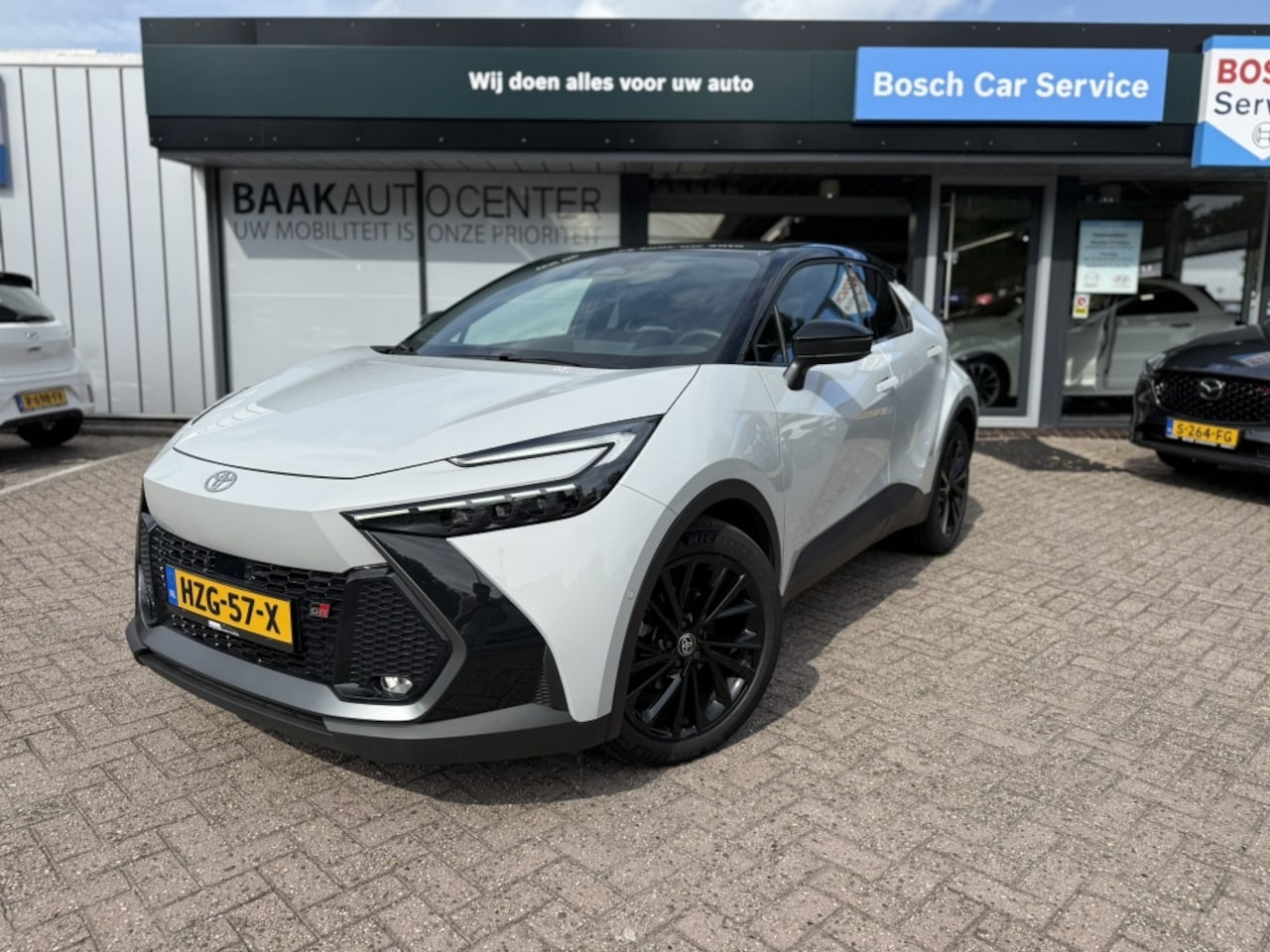 Toyota C-HR - 2.0 Hyb 200 GR SPORT | 360 camera | Keyless - AutoWereld.nl