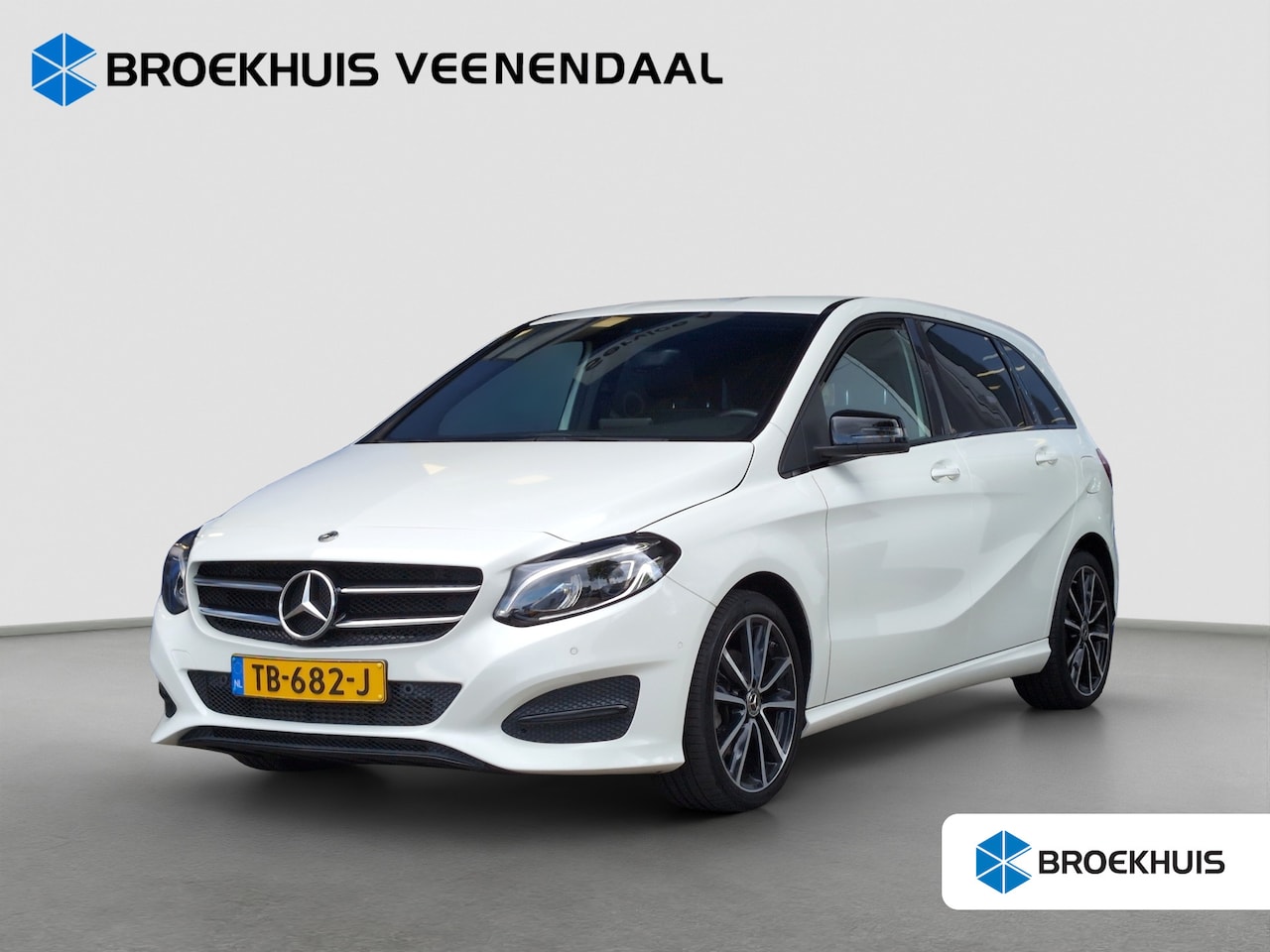 Mercedes-Benz B-klasse - 180 Ambition AMG | Trekhaak | Cruise Control | Navigatie - AutoWereld.nl