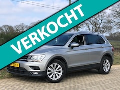 Volkswagen Tiguan - 1.5 TSI ACT Comfortline Business AUTOMAAT, Navi, Trekhaak
