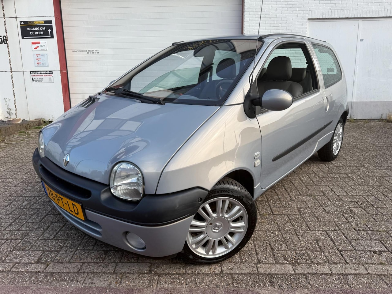 Renault Twingo - 1.2-16V Initiale 'Paris| NIEUW APK|AIRCO|LUXE|LEDER|LM VLGN| - AutoWereld.nl
