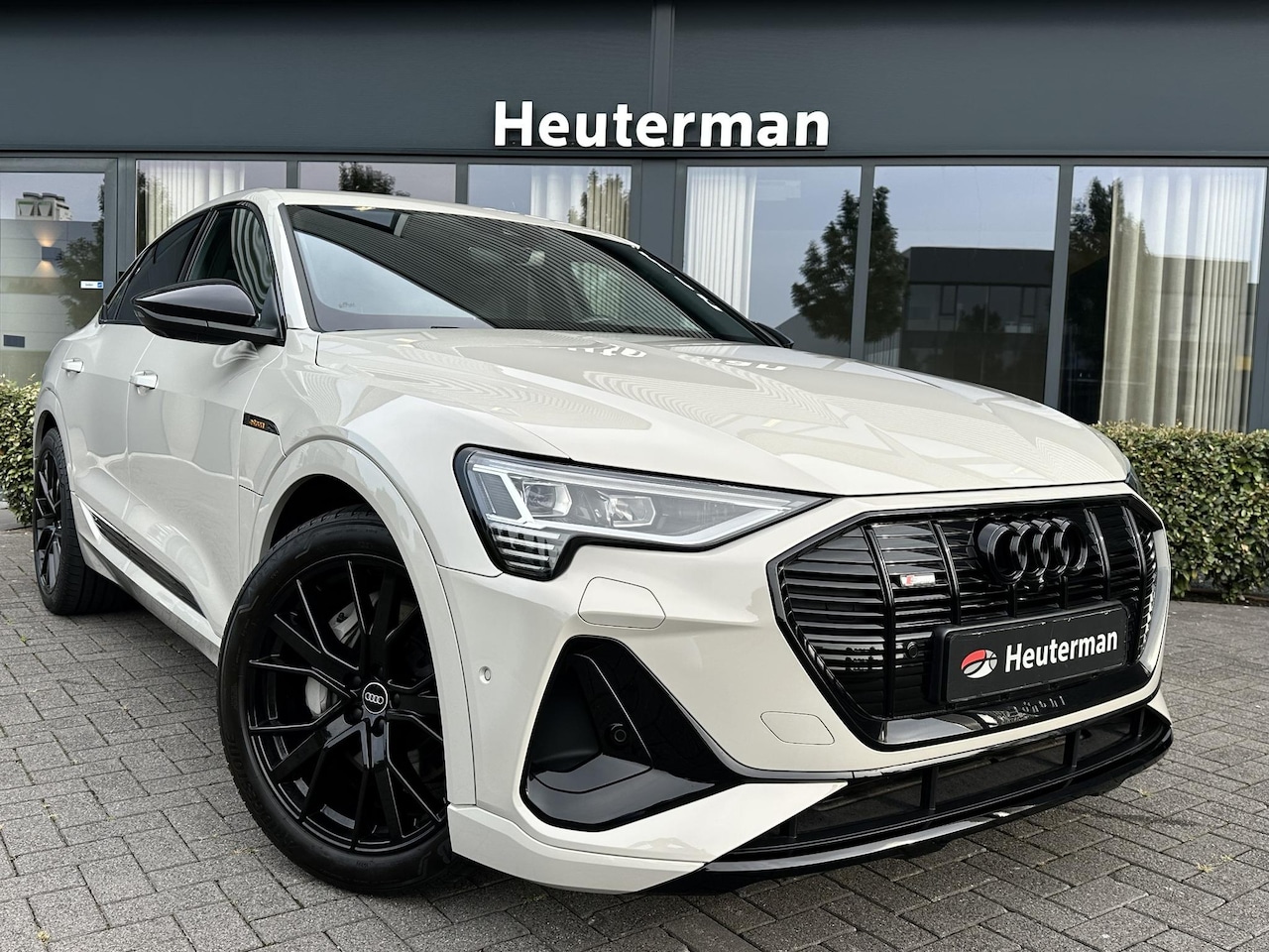 Audi e-tron Sportback - 50 Quattro S Line Sportback Leder/ B&O/ Krijt - AutoWereld.nl