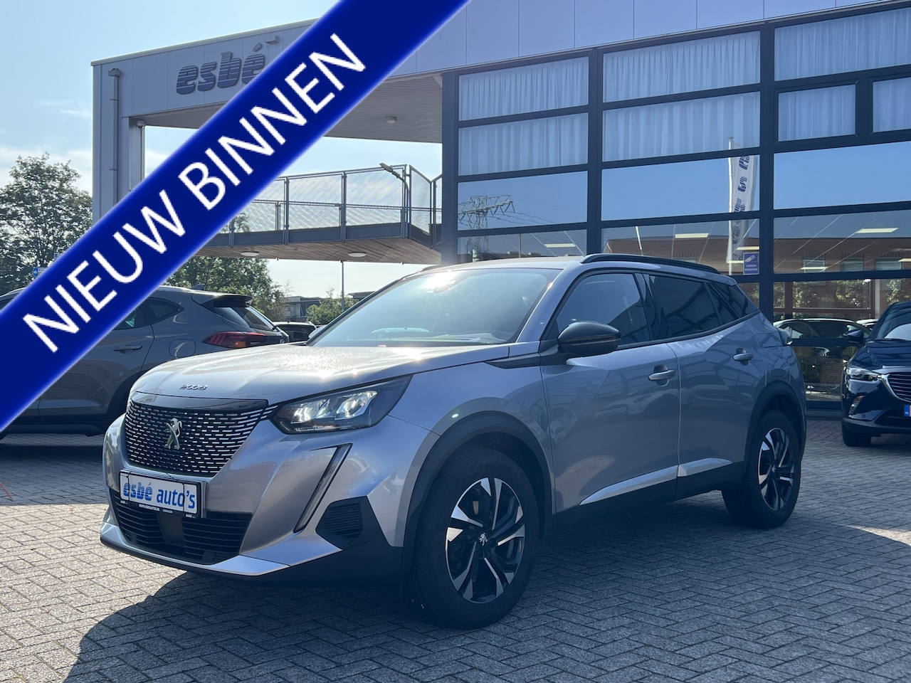 Peugeot 2008 - 1.2 130 pk Allure Automaat Navigatie* Carplay Camera Keyless 17 Inch Velgen Stoelverwarmin - AutoWereld.nl