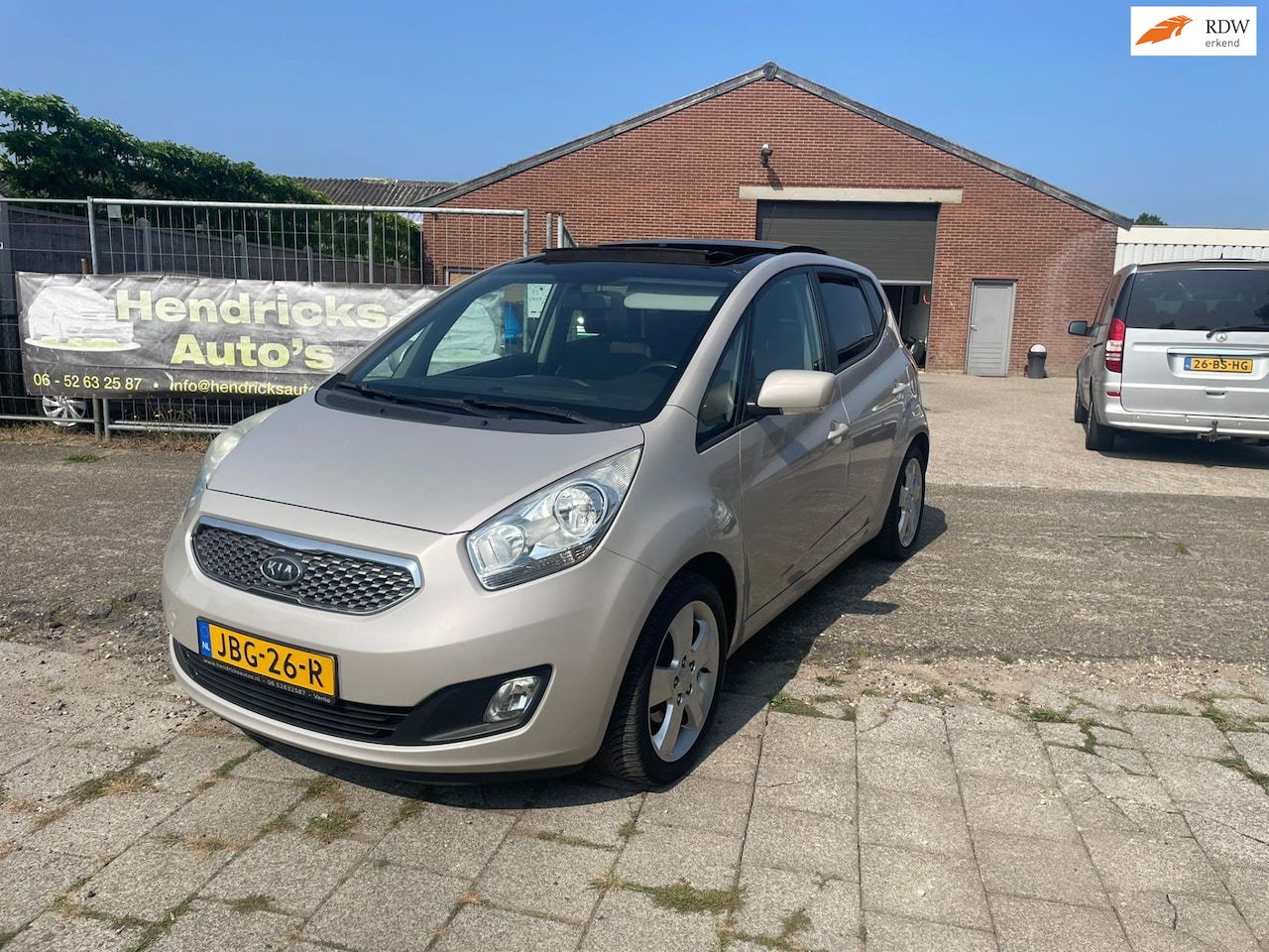 Kia Venga - 1.4 CVVT X-ecutive 1.4 CVVT X-ecutive - AutoWereld.nl
