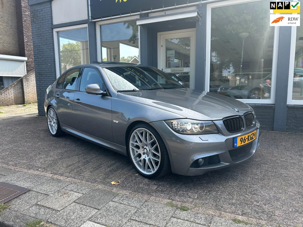 BMW 3-serie - 325i High Executive / M-LINE / NAVI / LEDER - AutoWereld.nl