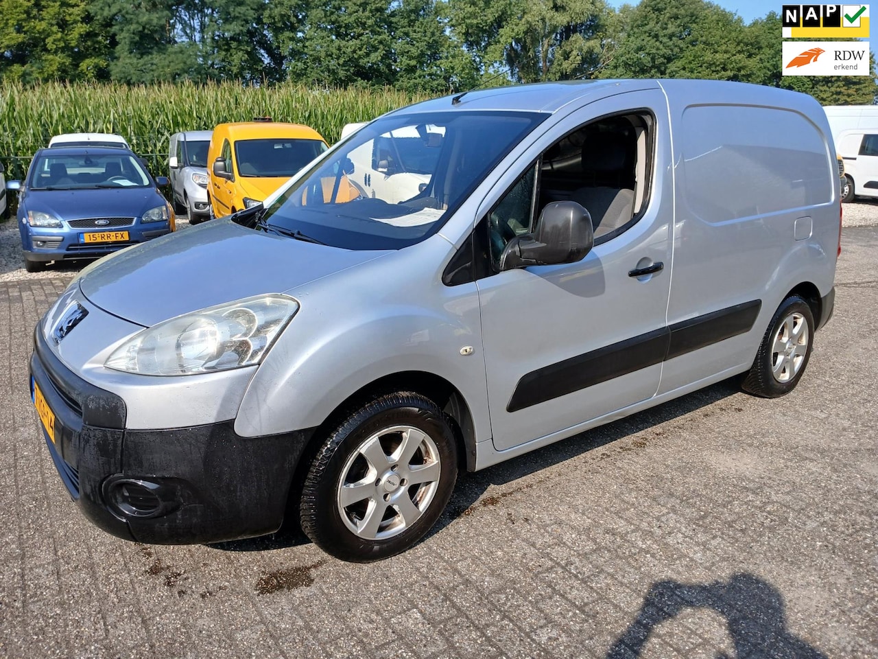 Peugeot Partner - 120 1.6 HDI L1 XR airco navi cruise trekhaak - AutoWereld.nl