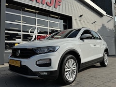 Volkswagen T-Roc - 1.0 TSI Style - Airco I LED I PDC I Comfort pakket I Sport velgen I Dealer onderhouden