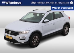 Volkswagen T-Roc - 1.0 TSI Style / Navigatie / Climate controle / Camera / Parkeer sensoren V+A / Lichtmetaal