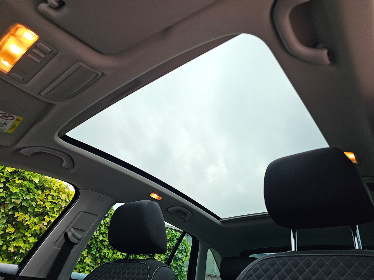 Skoda Rapid Spaceback - 1.0 TSI Greentech Drive Panorama! Navi! Stoelverwarming!