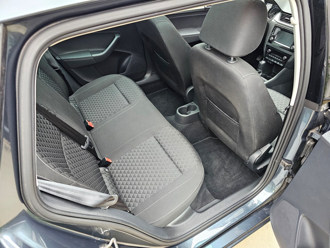 Skoda Rapid Spaceback - 1.0 TSI Greentech Drive Panorama! Navi! Stoelverwarming!