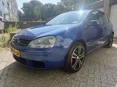 Volkswagen Golf - 1.6 FSI Trendline