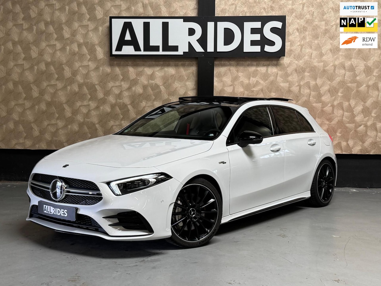 Mercedes-Benz A-klasse - AMG 35 4MATIC Edition 1 l Kuipstoelen l HUD l Memory l Burmester l 360 camera - AutoWereld.nl