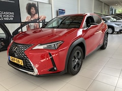 Lexus UX - 300h Urban Line
