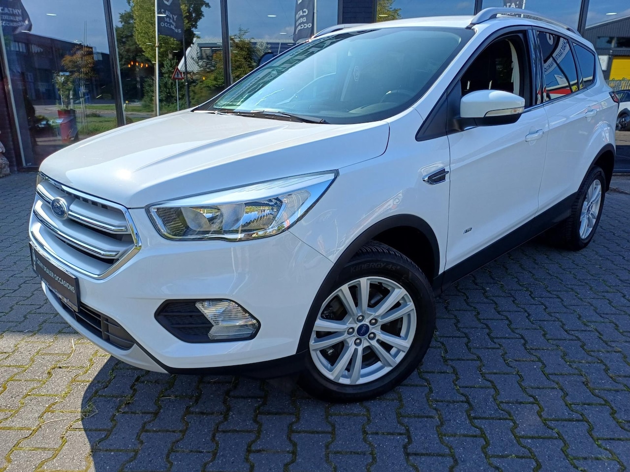 Ford Kuga - 1.5 EcoBoost Titanium 4WD AUTOMAAT Camera Keyless start Climate Cruise - AutoWereld.nl