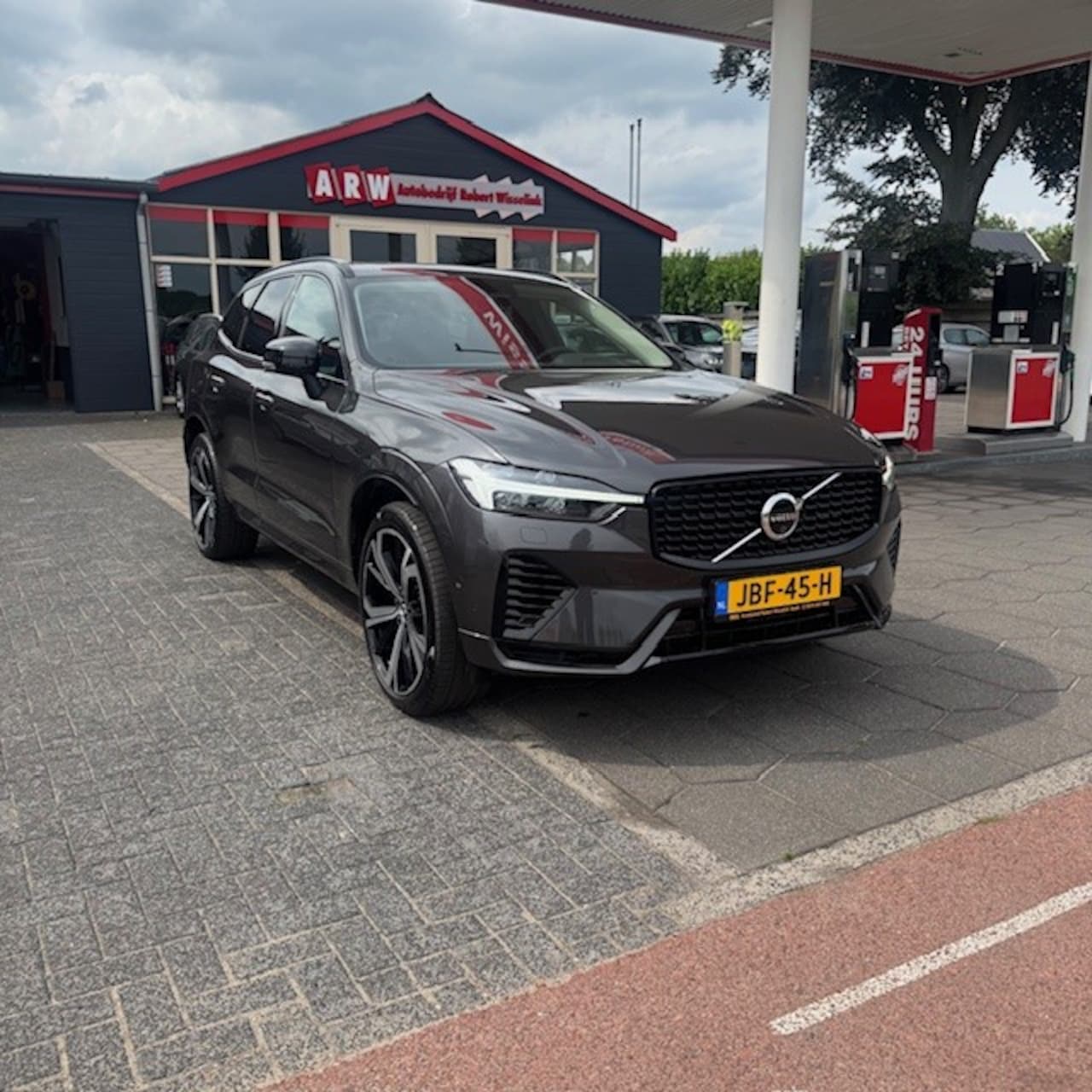 Volvo XC60 - T8 Plug-In Hybrid 455pk Aut AWD Black Edition - AutoWereld.nl