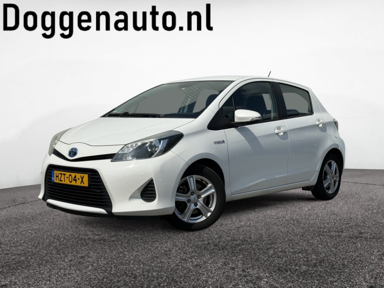 Toyota Yaris - 1.5 Full Hybrid Dynamic Keyless Navi Dealer onderhouden - AutoWereld.nl