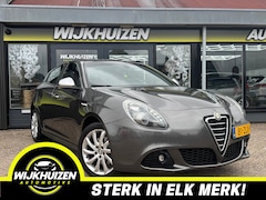 Alfa Romeo Giulietta - 1.4 T Distinctive met Climate Leder Navigatie