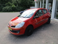 Renault Clio - 1.2-16V Special Line