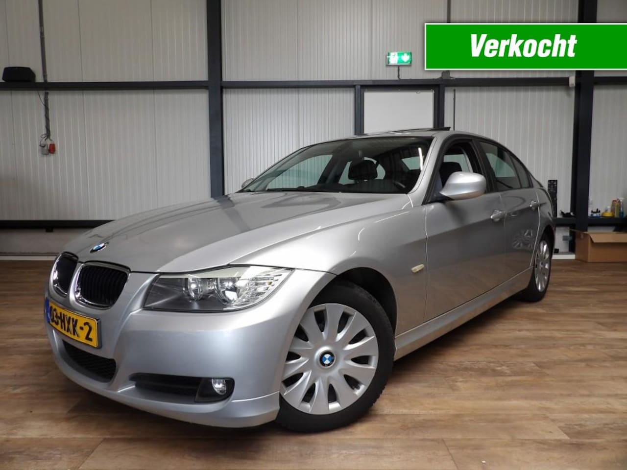BMW 3-serie - 320i Business Line - uniek 95dkm! ( NAP ) - AutoWereld.nl