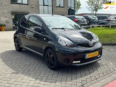 Toyota Aygo - 1.0 VVT-i Now Airco Trekhaak Sportvelgen Elektr Ramen Apk 07-2026