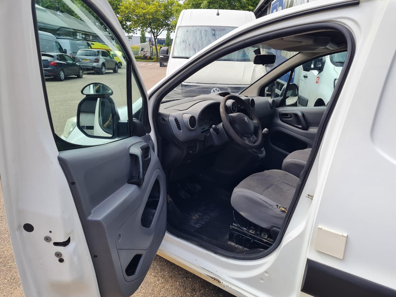 Peugeot Partner - 120 1.6 HDI L1 XR 120 1.6 HDI L1 XR - AutoWereld.nl