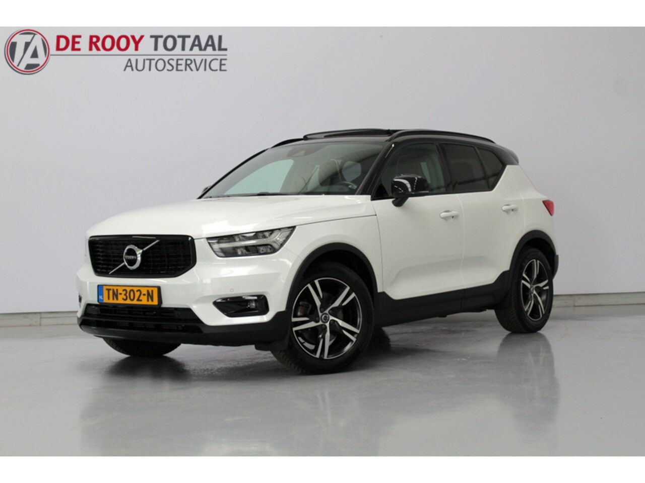 Volvo XC40 - 2.0 T4 R-Design 2.0 T4 R-Design 191PK, AUTOMAAT | PANORAMADAK | LEER/ALCANTARA | ELEC-ACHTERKLEP | ADAPTIE - AutoWereld.nl