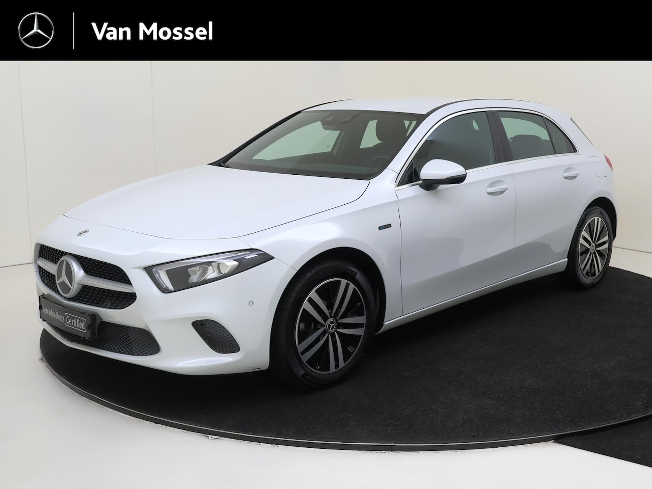Mercedes-Benz A-klasse - 250 e Luxury-Line / Stoelverwarming / Achteruitrijcamera / Trekhaak / - AutoWereld.nl