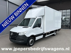 Mercedes-Benz Sprinter - 516 CDI Bakwagen / Laadklep / Zijdeur / MBUX / Camera / Navigatie / Airco