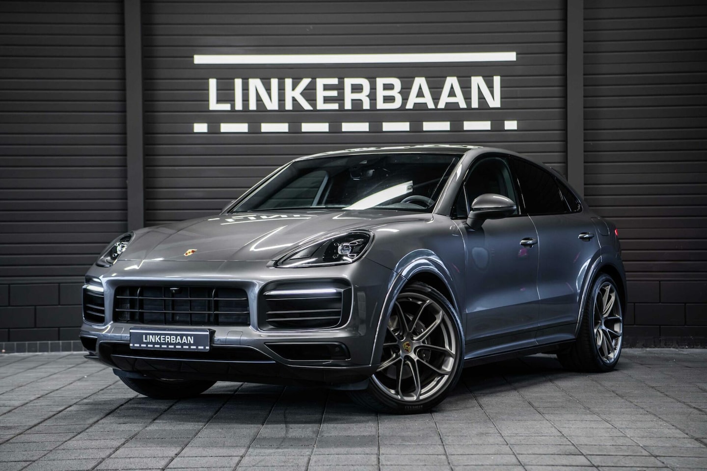 Porsche Cayenne Coupé - 3.0 E-Hybrid | Lightweight Package | SportDesign | Sport Chrono | PASM | Carbon | 22 inch - AutoWereld.nl