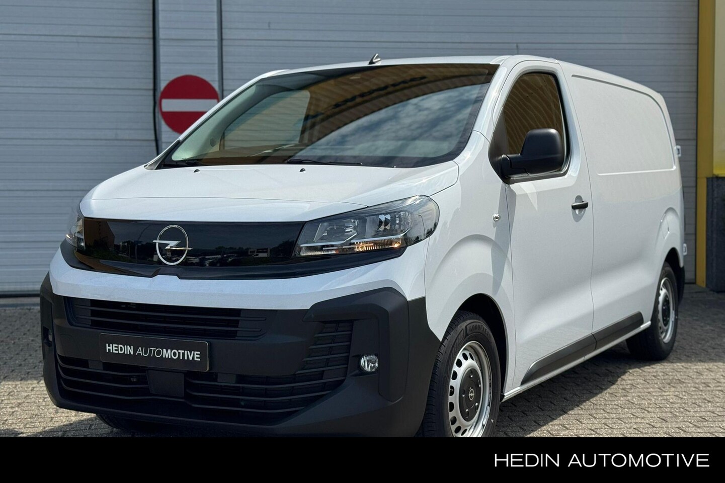 Opel Vivaro - 1.5 Diesel 120 S&S L2 BPM VRIJ - Airco | navi via carplay | demo - AutoWereld.nl