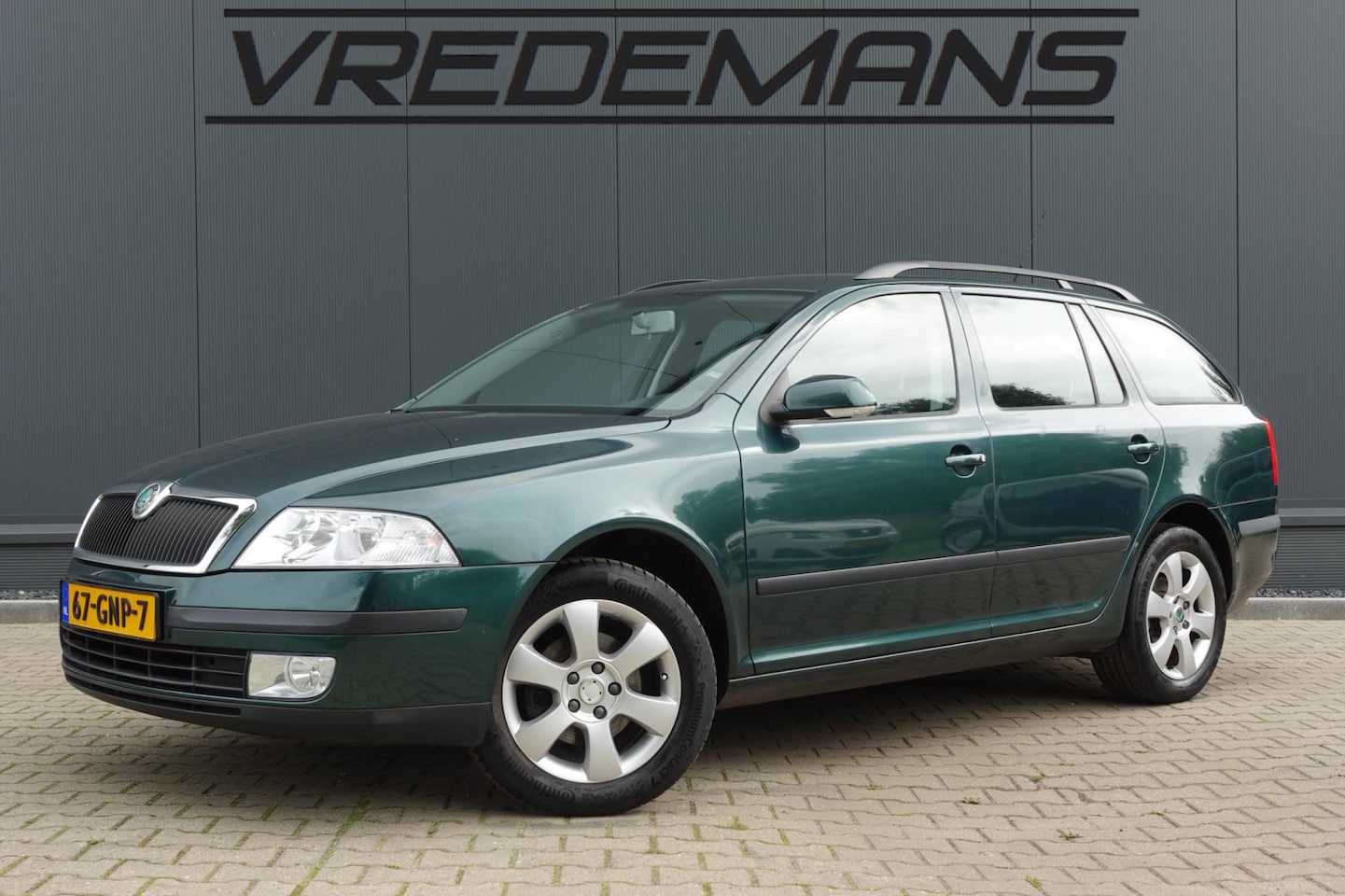 Skoda Octavia Combi - 1.6 FSI Tour 1.6 FSI Tour - AutoWereld.nl