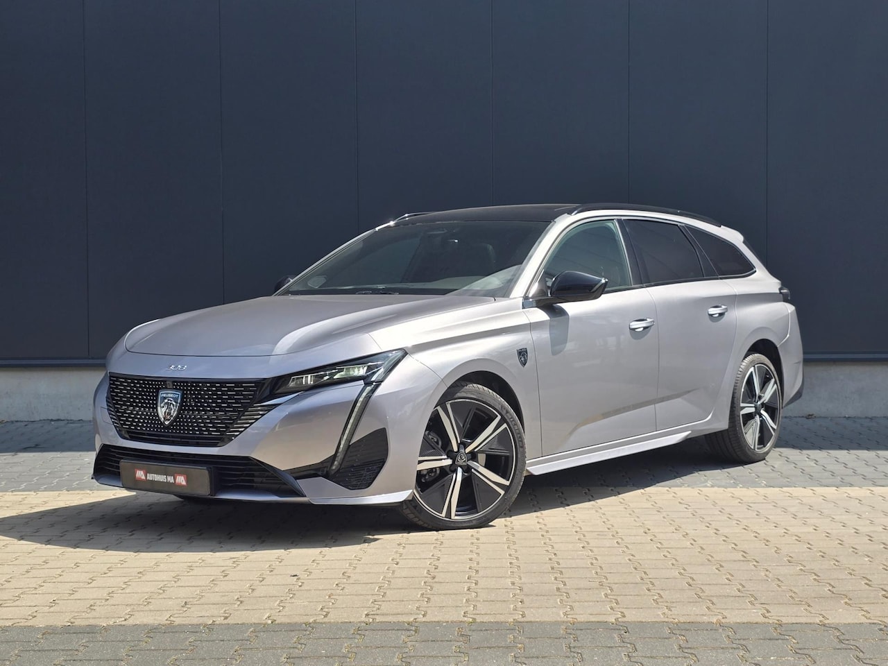 Peugeot 308 SW - 1.2 PureTech GT Half leder, Pano, Camera, Navi, Keyless - AutoWereld.nl