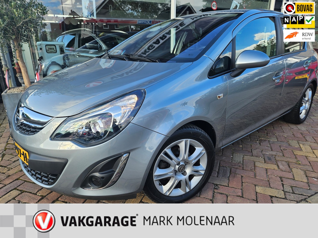 Opel Corsa - 1.4-16V Cosmo 1.4-16V Cosmo ,volautomaat,38000km! - AutoWereld.nl
