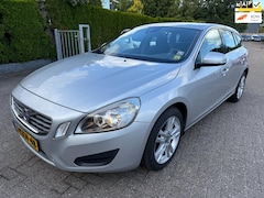 Volvo V60 - 1.6 D2 AUT. Momentum ECC NAVI