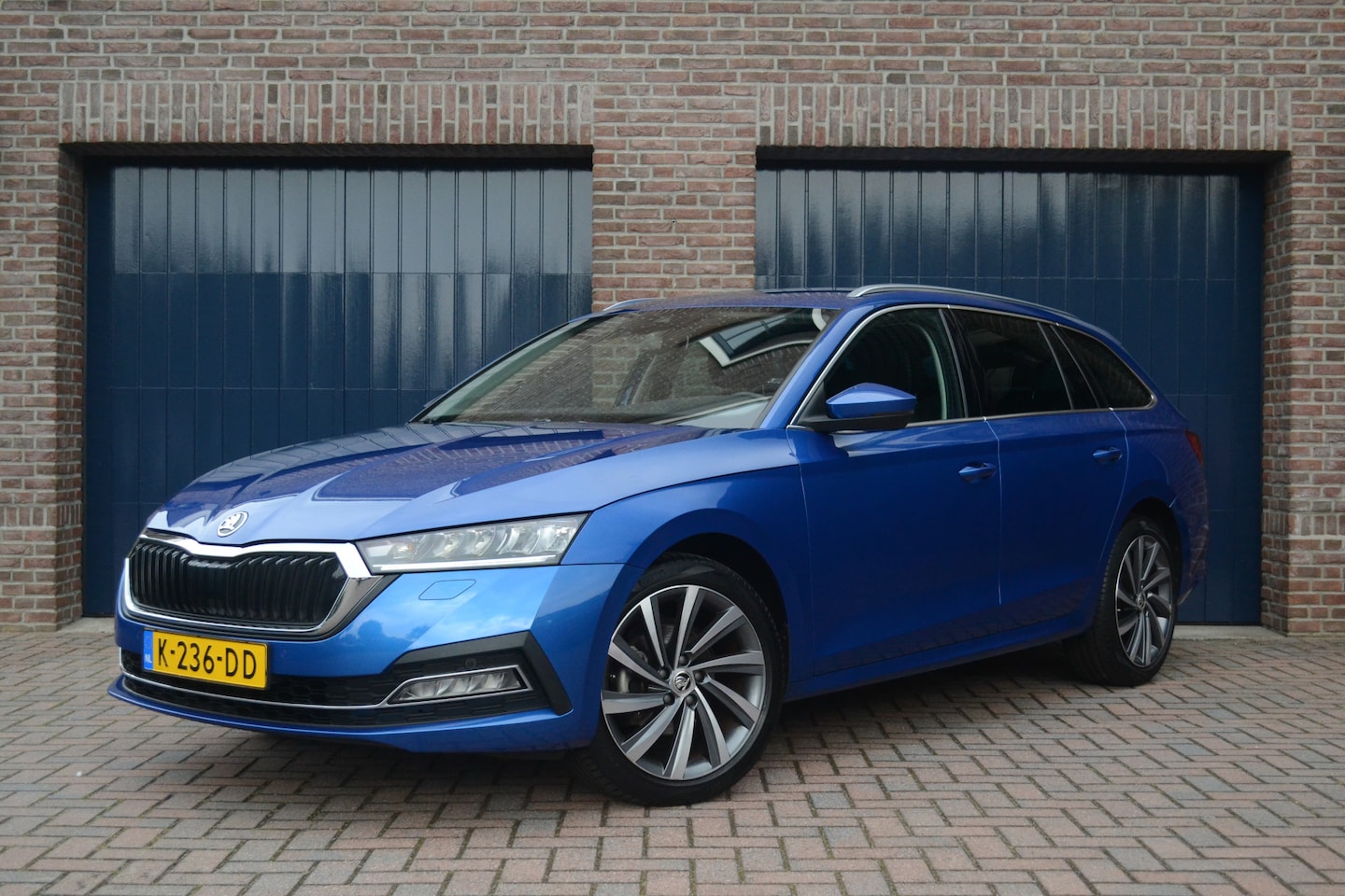 Skoda Octavia Combi - 1.0 TSI Business Edition Plus | Virtual | Trekhaak | Camera | Keyless | Carplay/Android Au - AutoWereld.nl