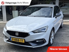 SEAT Leon - 1.5 eTSI FR Business Intense Camera / Stoelverwarming / Navi/