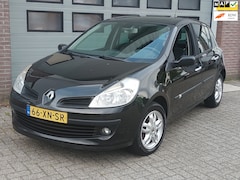 Renault Clio - 1.4-16V Dynamique S 5-Deurs Panoramadak