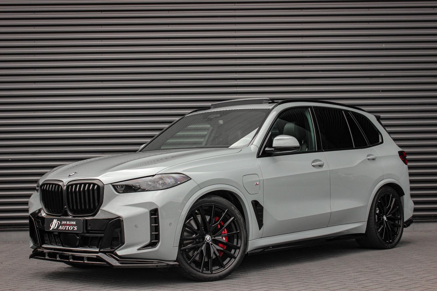 BMW X5 - XDrive50e High Executive / HEAD- UP / PANO- DAK / 4- WHEEL STRURING / LUCHTVERING / DRIVIN - AutoWereld.nl