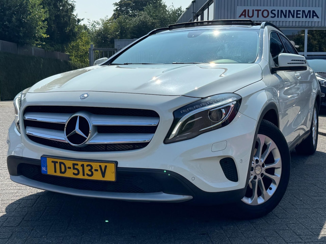 Mercedes-Benz GLA-Klasse - 200 Prestige Panoramdak Stoelverwarming - AutoWereld.nl