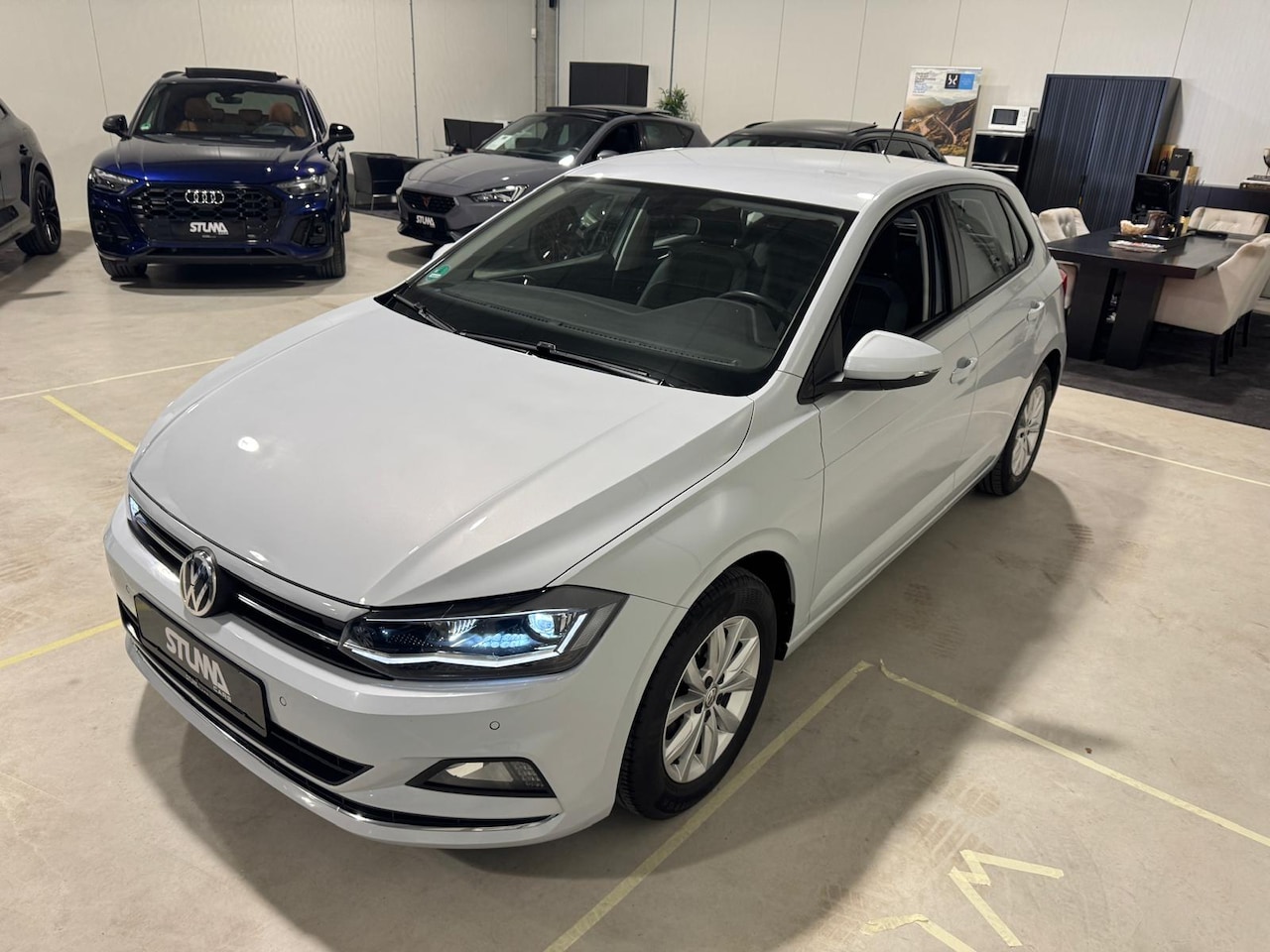 Volkswagen Polo - 1.0 TSI Highline | DSG Automaat | LED | Sfeer | Carplay | Camera | Standkachel | Stoelverw - AutoWereld.nl