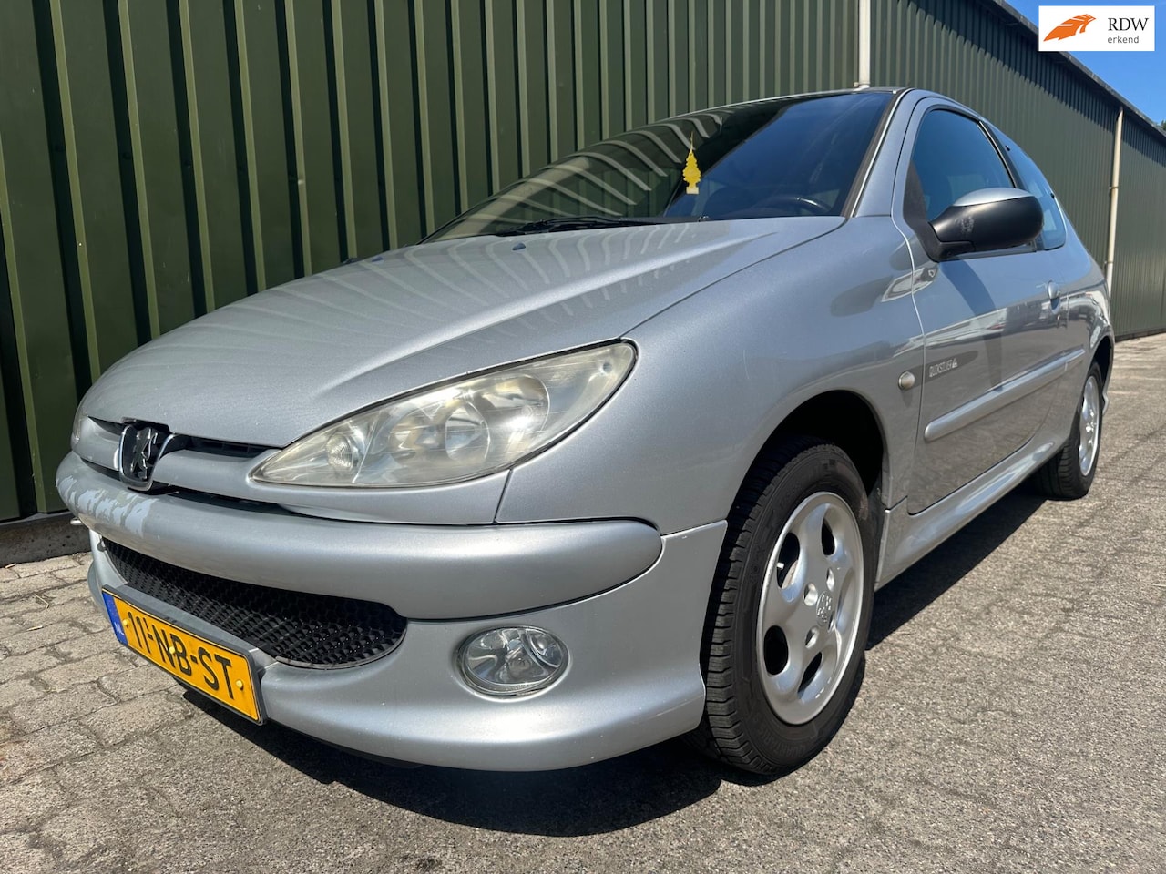 Peugeot 206 - 1.4 Quiksilver 1.4 Quiksilver Nieuwe APK - AutoWereld.nl