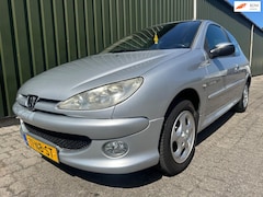 Peugeot 206 - 1.4 Quiksilver Nieuwe APK