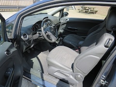 Opel Corsa - 1.2-16V BlitZ 43.402Km NAP * Rijklaarprijs incl. garantie * Trekhaak * Navi * Clima * Lich