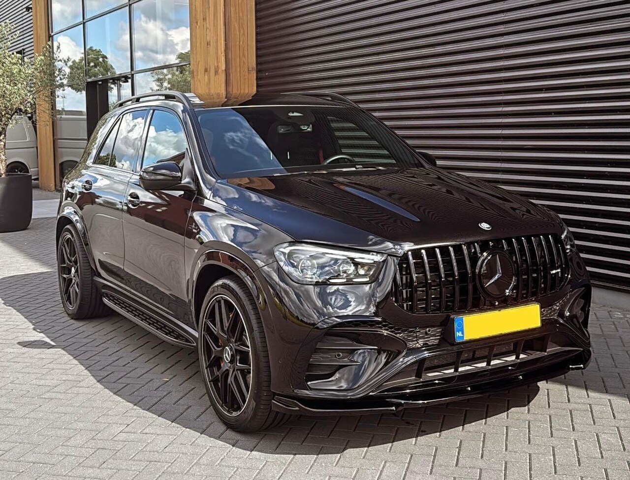 Mercedes-Benz GLE-Klasse - AMG 53 Hybrid 4MATIC+ Night Edition Premium Plus / BURMESTER / TREKHAAK / FULL DEALER AUTO - AutoWereld.nl