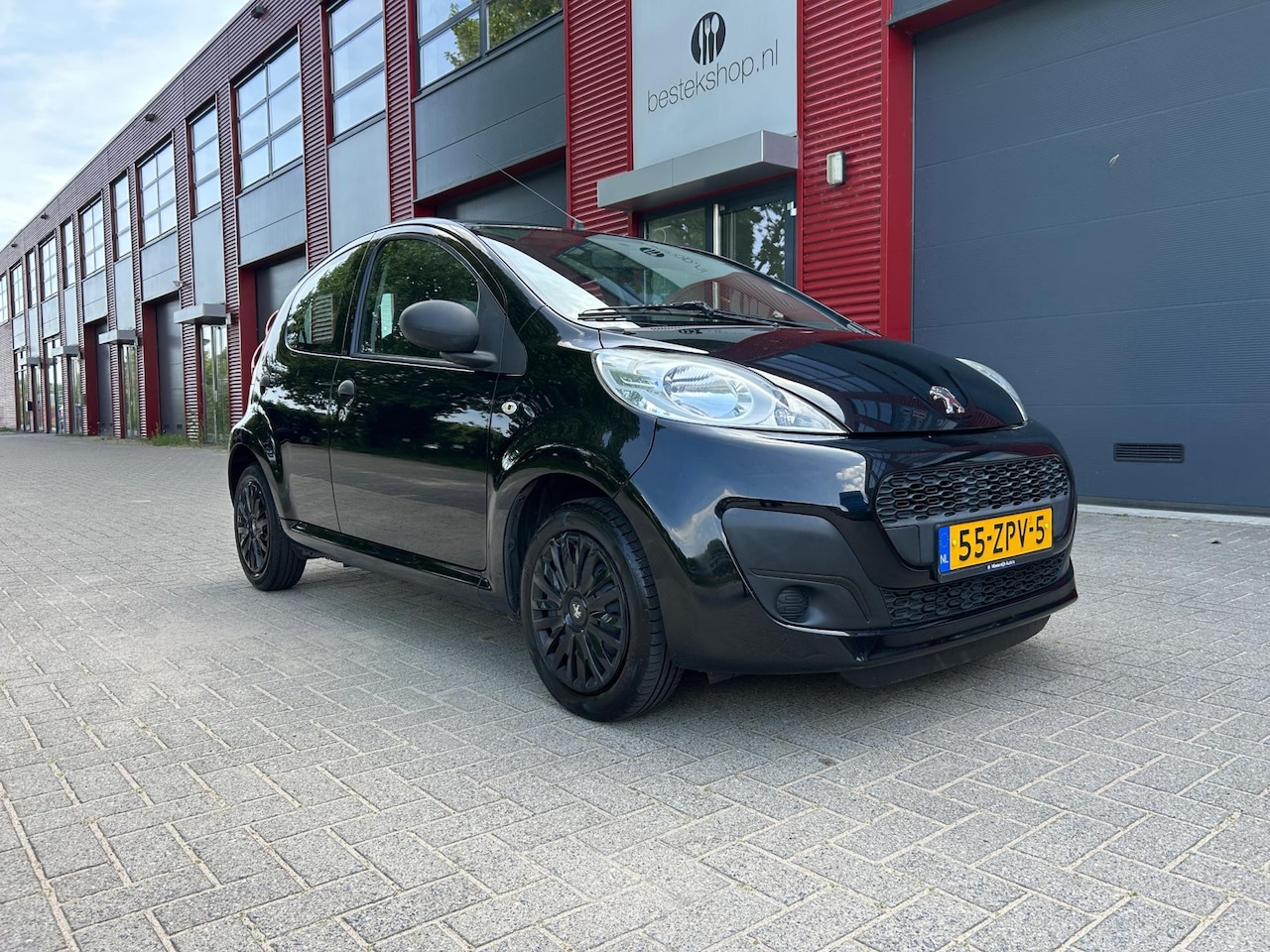 Peugeot 107 - 1.0 Access Accent Airco/Nieuwe Apk - AutoWereld.nl