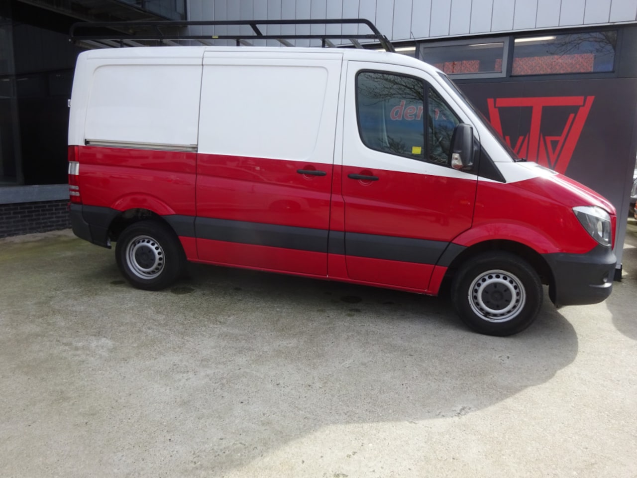 Mercedes-Benz Sprinter - 214 2.2 CDI EURO 6! | AIRCO | NAVIGATIE | CRUISE | TREKHAAK | 3-ZITS | NIEUWE APK!! - AutoWereld.nl