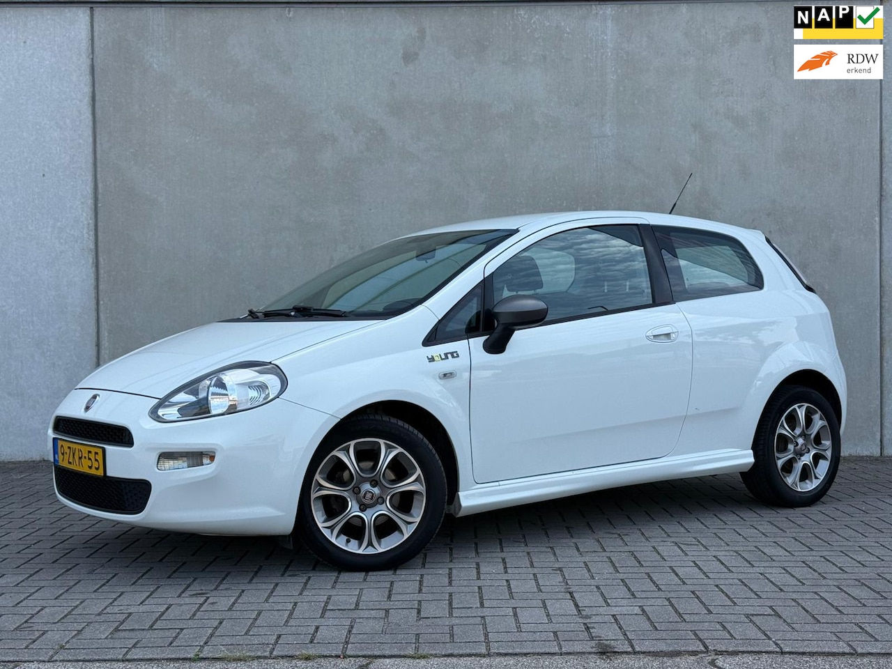 Fiat Punto Evo - 0.9 TwinAir Young 0.9 TwinAir Young, APK, Sport - AutoWereld.nl