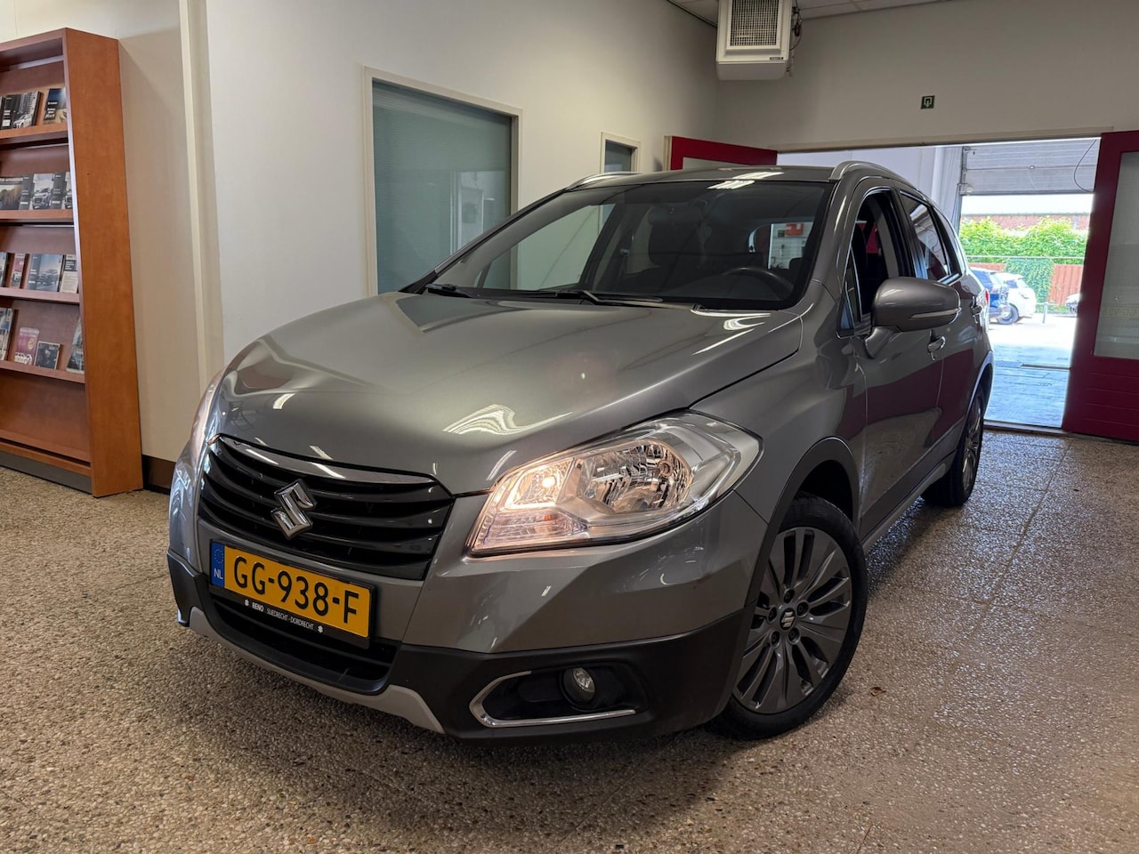 Suzuki SX4 S-Cross - 1.6 Exclusive Automaat | Navi | 1e Eigenaar | Trekhaak - AutoWereld.nl