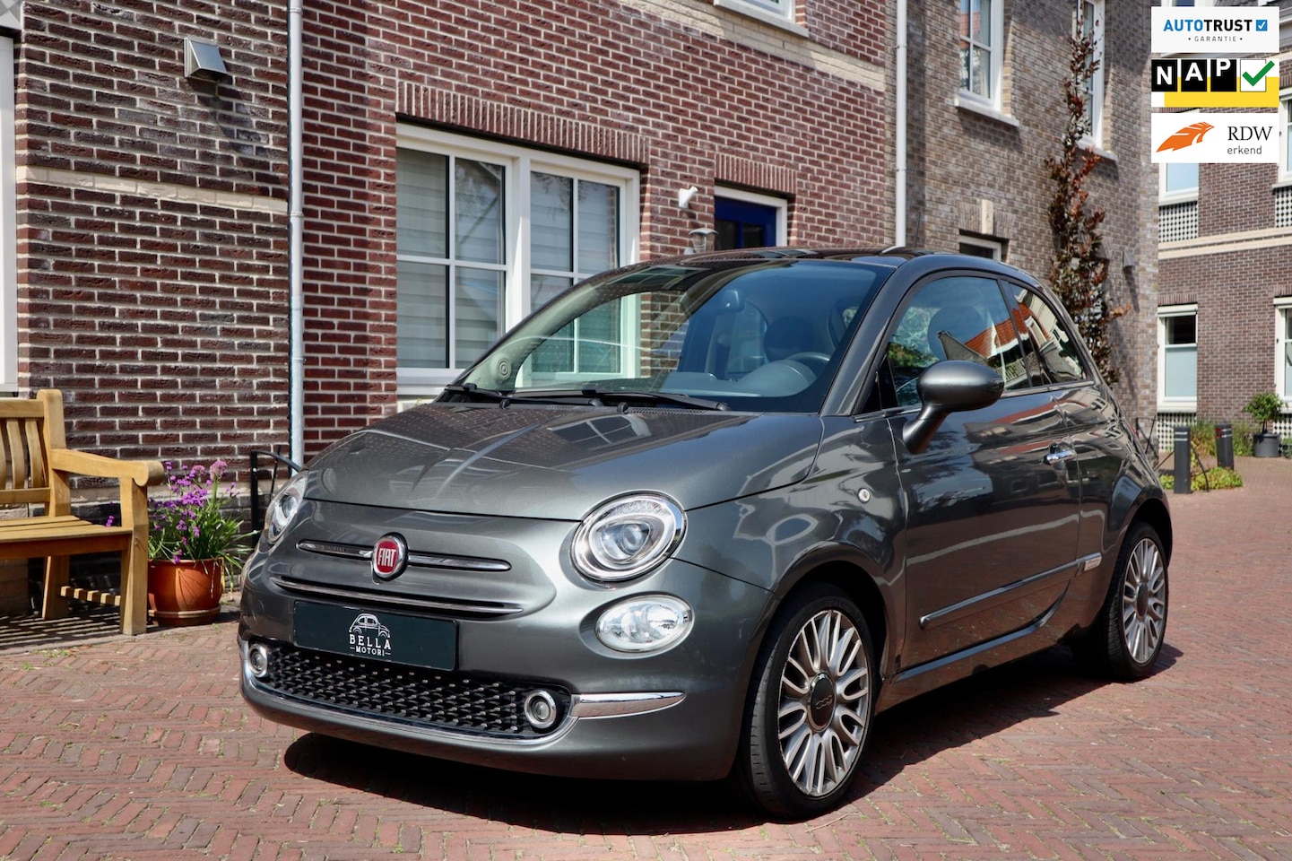 Fiat 500 - 0.9 TwinAir Lounge | Cabrio | Uconnect navigatie | Parkeersensoren | Lichtmetalen velgen | - AutoWereld.nl