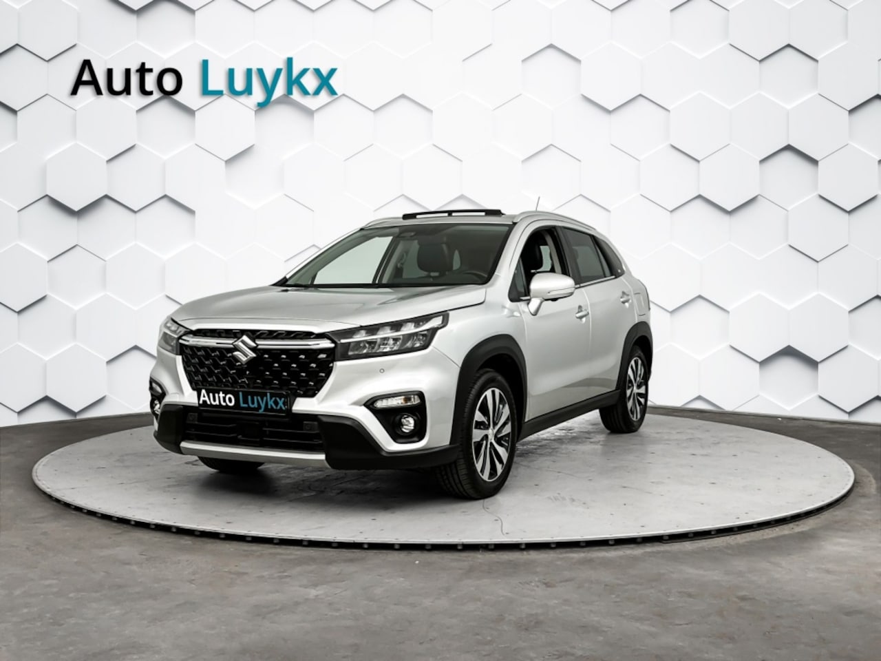 Suzuki S-Cross - 1.5 Hybrid AllGrip Style | Panoramadak | 360 camera | Leder/alcantara bekleding - AutoWereld.nl
