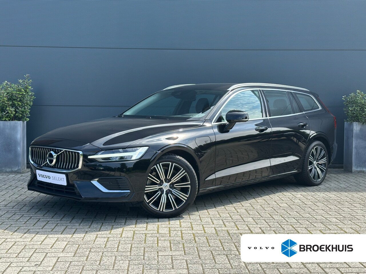 Volvo V60 - 2.0 T8 Recharge AWD Inscription | Pilot Assist | Camera | Leder | Keyless | - AutoWereld.nl